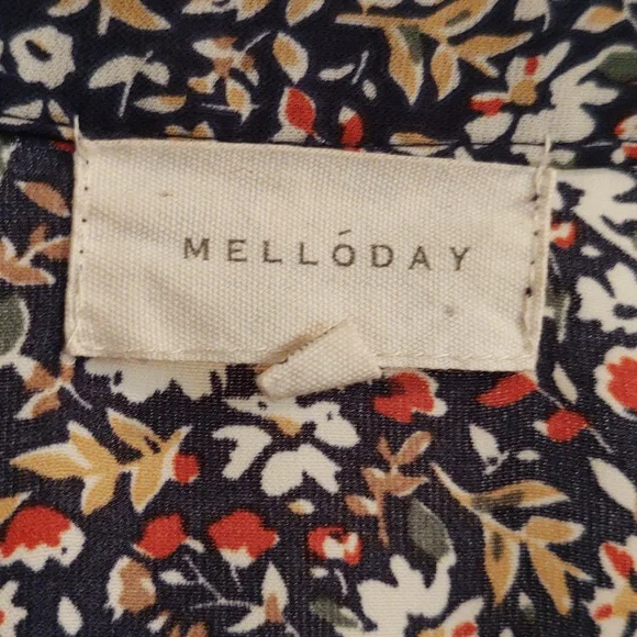 *SALE* EUC MELLODAY Navy Blue Floral Pullover Blouse Size M - Picture 3 of 6